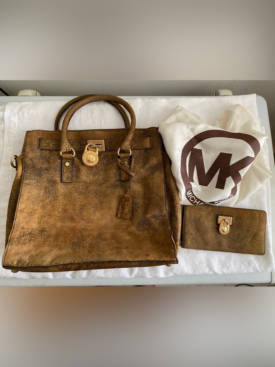 Michael Kors Other - Michael Kors Hamilton bag and wallet set